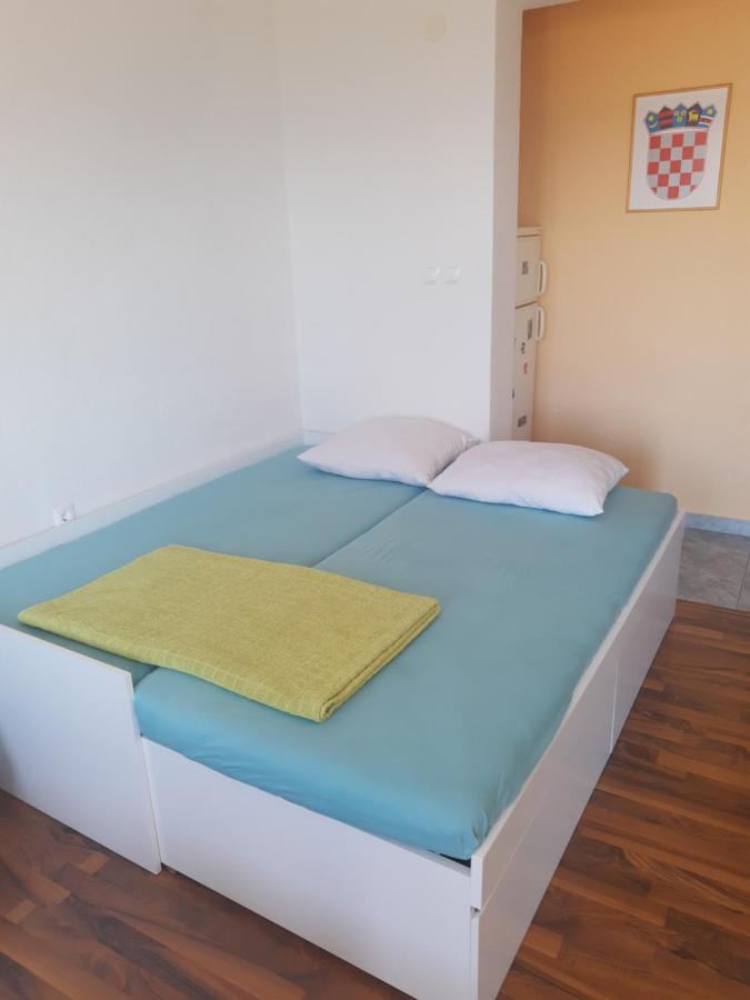 Apartmani Kalajevo Crikvenica Bagian luar foto